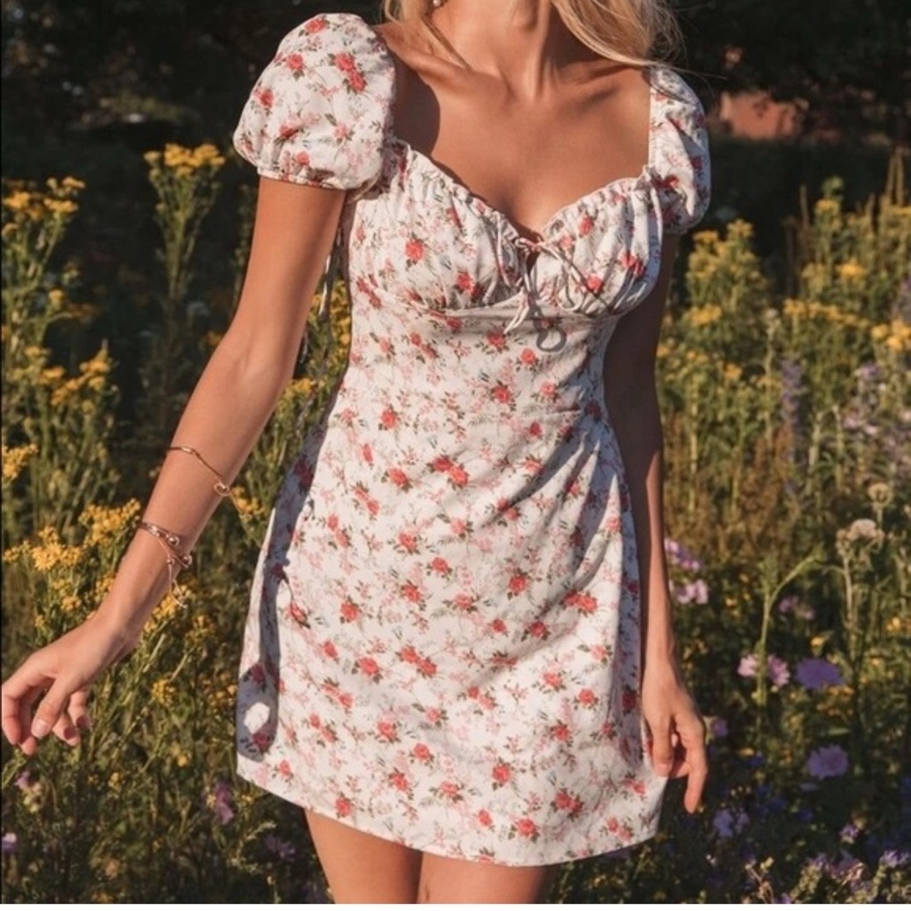 White floral puff sleeve babydoll lace up sweetheart‎ cottagecore coquette dress
